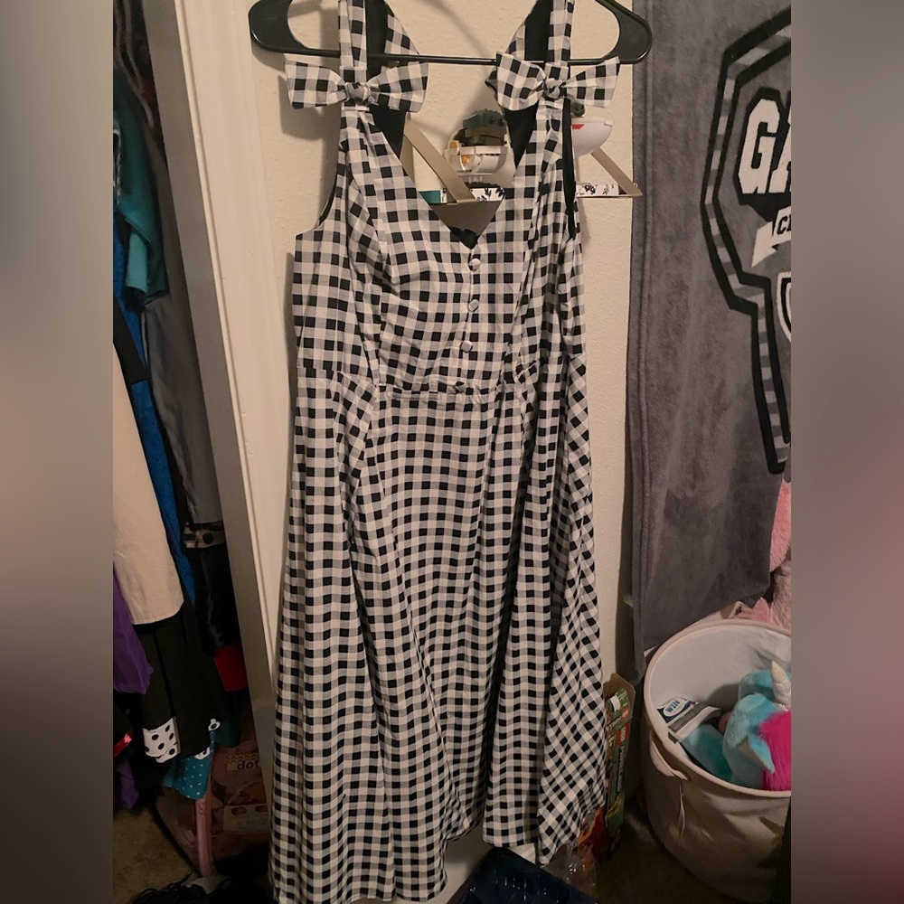 Retro chic pinup gingham dress.
